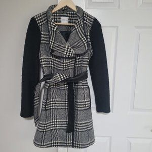 GUESS WOMAN COAT